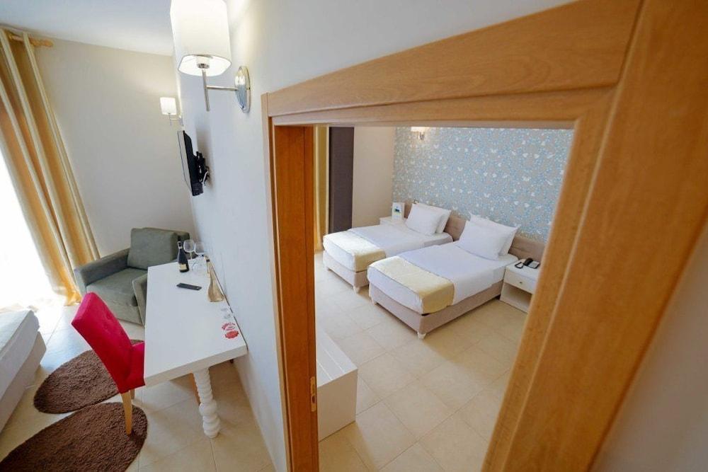 Sun Hotel Durrës Kültér fotó
