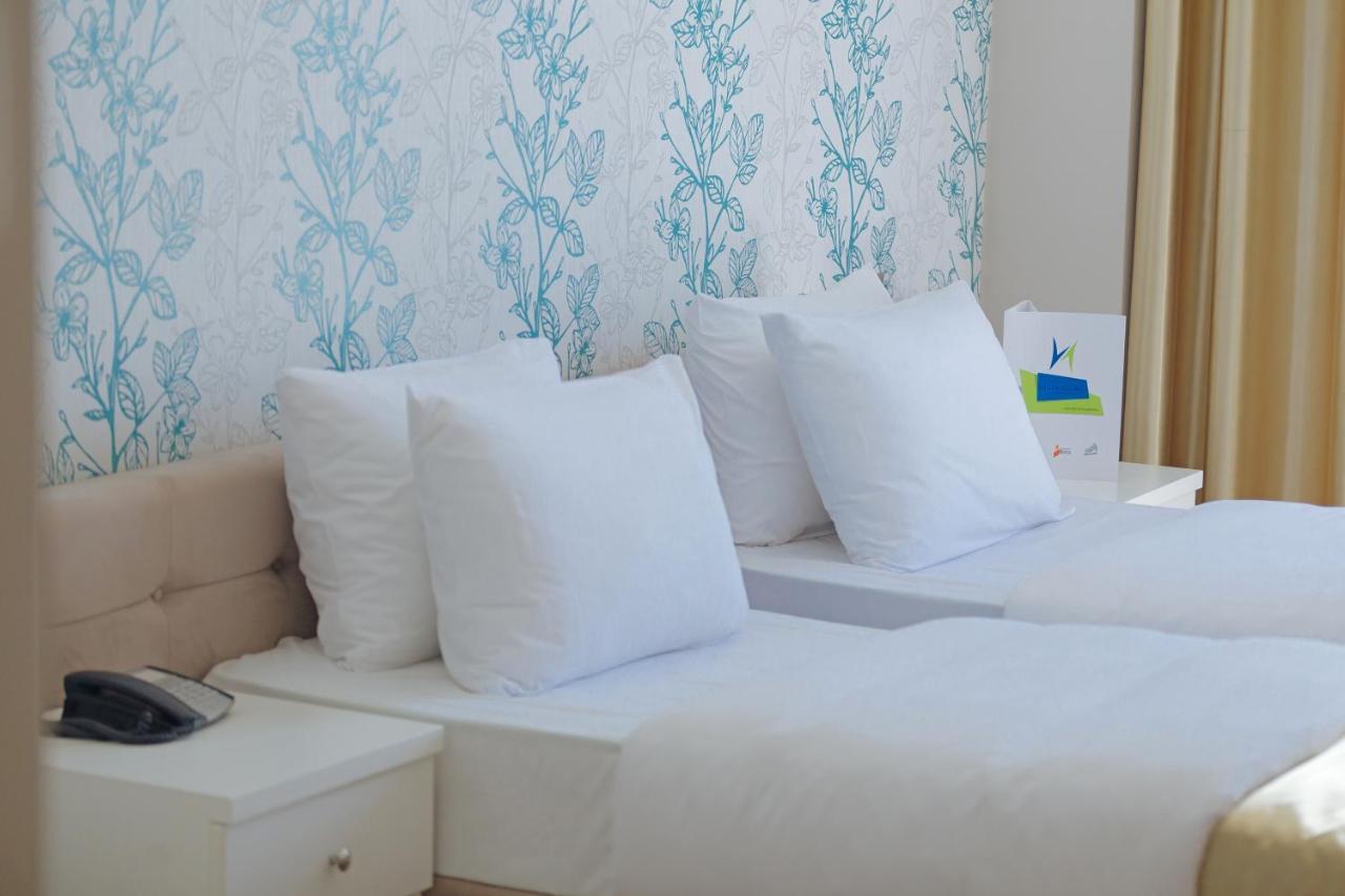 Sun Hotel Durrës Kültér fotó