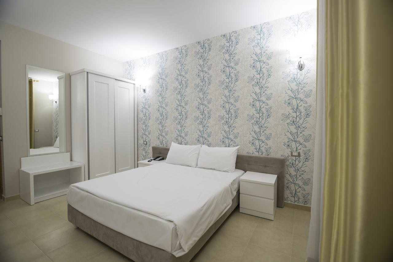 Sun Hotel Durrës Kültér fotó