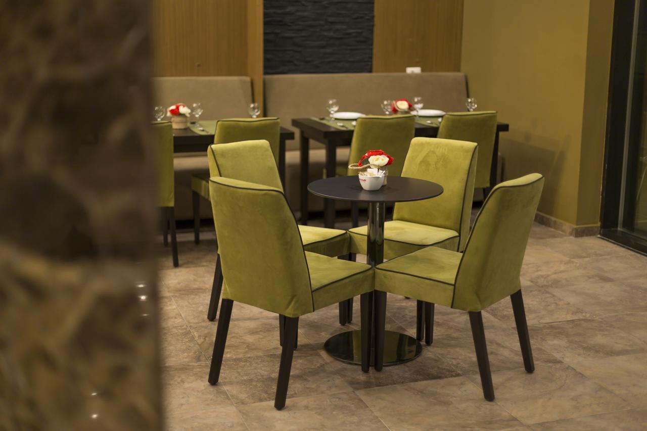 Sun Hotel Durrës Kültér fotó