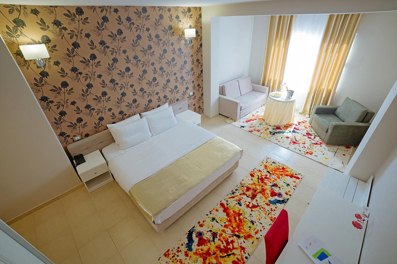 Sun Hotel Durrës Kültér fotó