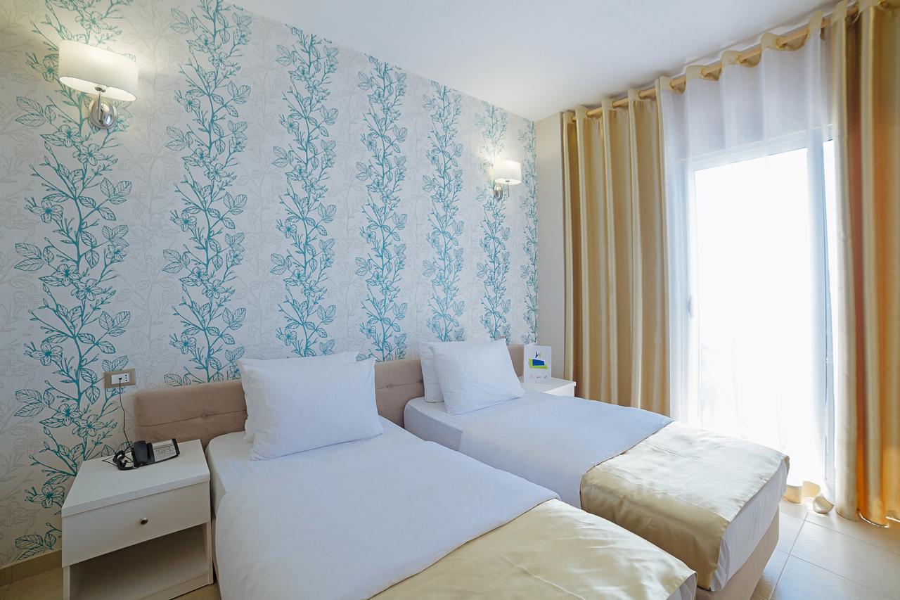 Sun Hotel Durrës Kültér fotó