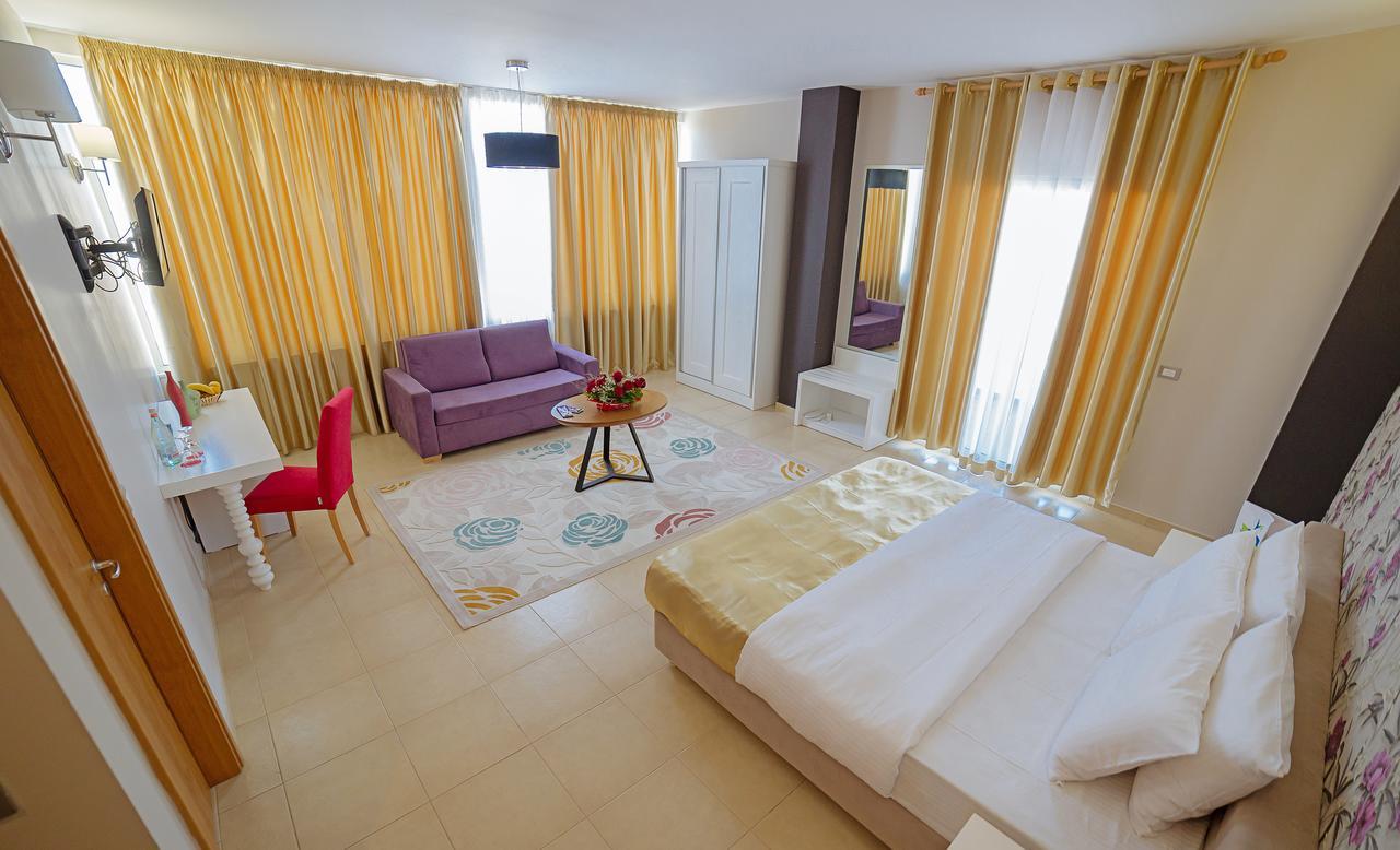 Sun Hotel Durrës Kültér fotó