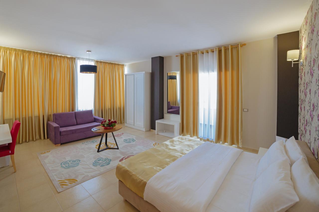 Sun Hotel Durrës Kültér fotó
