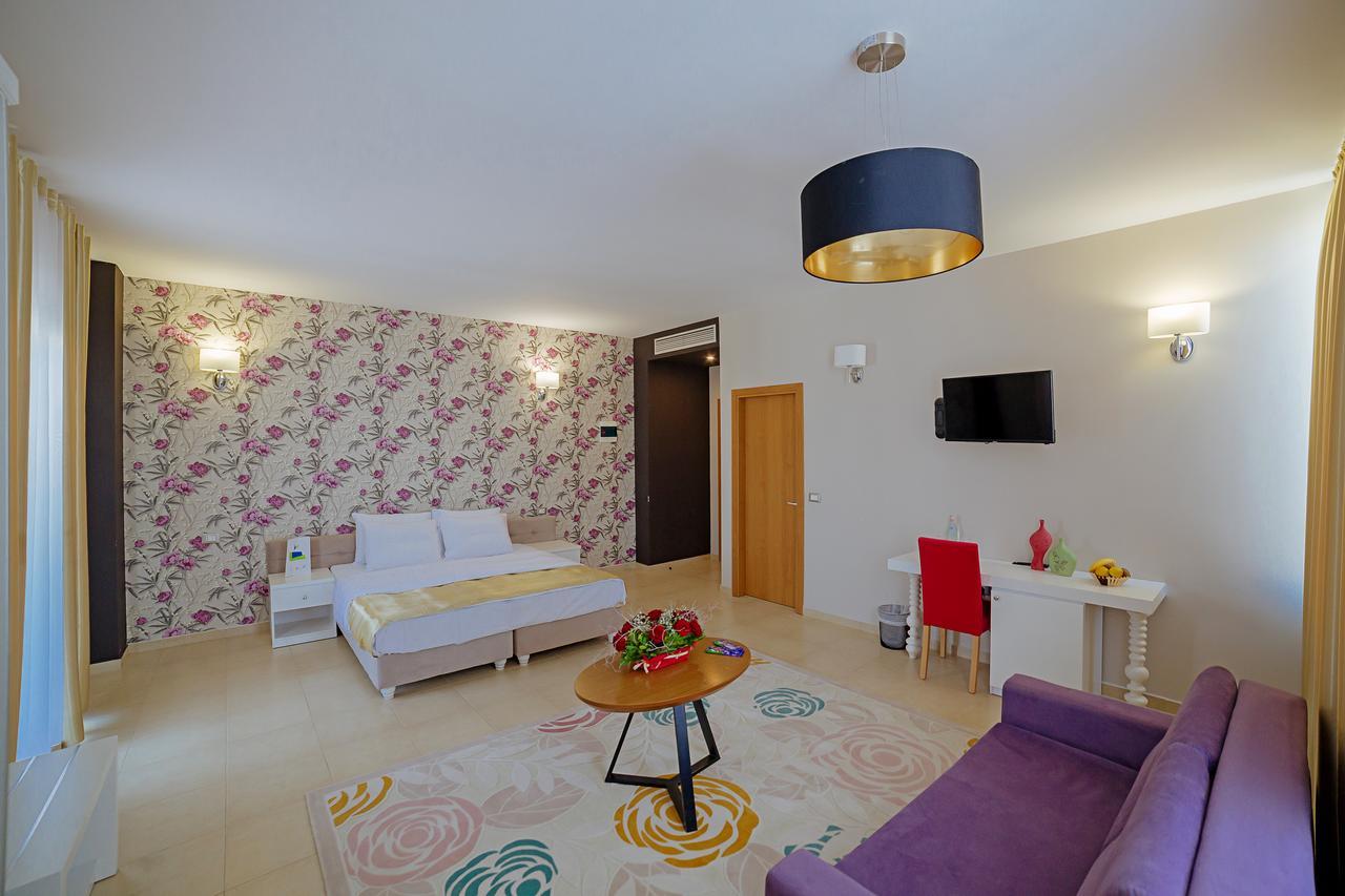 Sun Hotel Durrës Kültér fotó