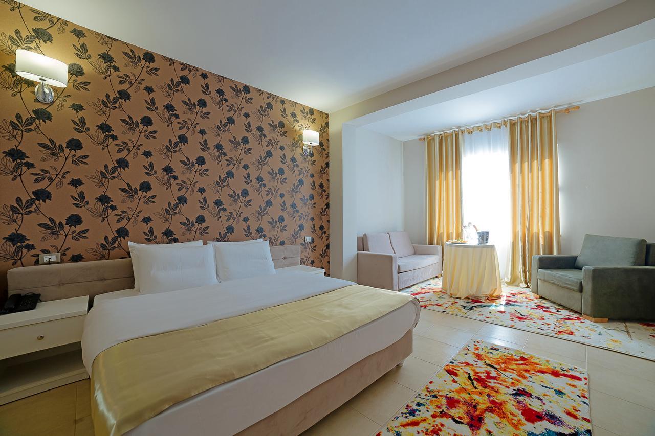 Sun Hotel Durrës Kültér fotó